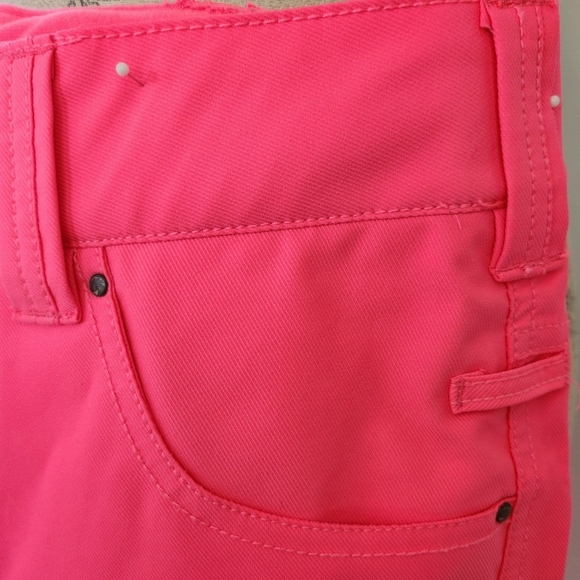 Aperture hot pink snowboard pants - Picture 3 of 15